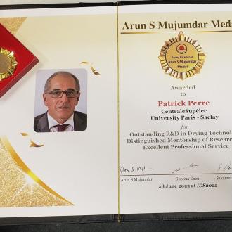 Médaille "Arun S Mujumdar" pour le professeur Patrick Perré - CentraleSupélec
